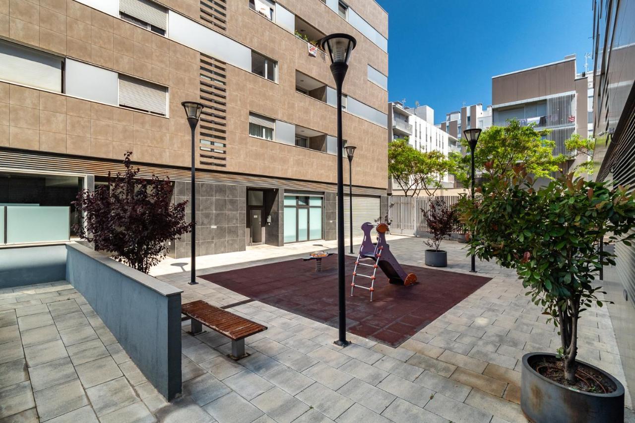 Forum Beach 2 And Pool Apartment Barcelona 圣阿德里安-德贝索斯 外观 照片